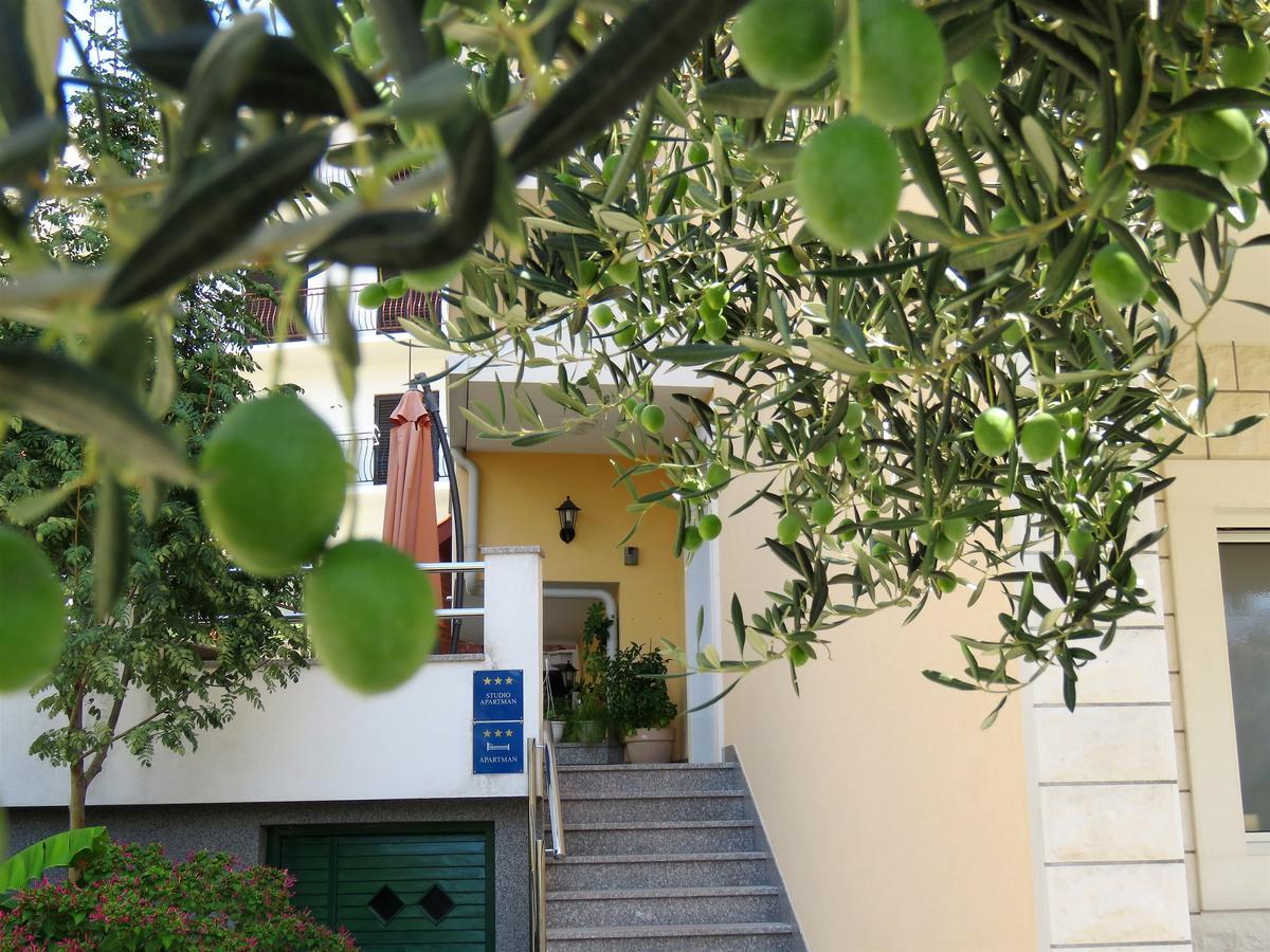 Apartments Kojan Omiš Exterior foto